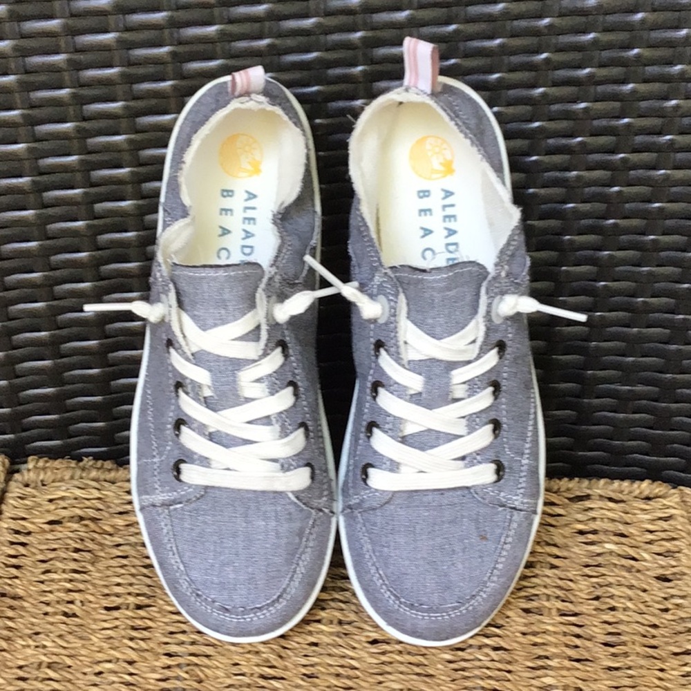Aleader Beach Canvas Sneakers Sz 7